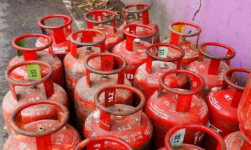 Commercial LPG cylinder price down by 171.5 INR
