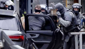 Hostage Crisis in Dutch City Ede Nightclub: Evacuation and Arrest
