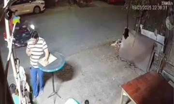 Noida Man’s Gold Chain Snatched in Seconds | Caught on CCTV!