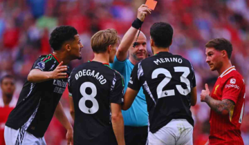 10 men Arsenal hold Champions to a 2-2 draw at Anfield