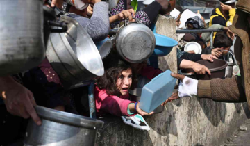 Hunger Fuels Chaos: Desperate Gazans Clamor for Food as Deliveries Lag
