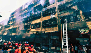 Massive Fire Ravages Khidirpur Market in Kolkata, Destroying Over 1,000 Shops