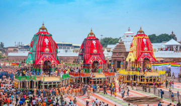 Elephants Cause Panic at Ahmedabad’s Rath Yatra 2025; Crowd Runs for Safety