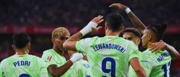 Barcelona fights back to edge Levante 3-2; Atletico Madrid drops points