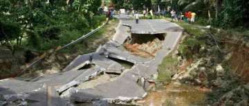 Massive 7.5 Quake Jolts Philippines — But Is the Tsunami Threat Really Over?