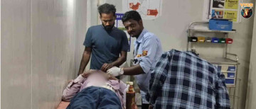 Security Guard Stitches Patient in Bihar Government Hospital