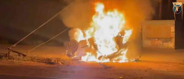 2 friends burnt alive after a high speeding car crashed into an electric pole!