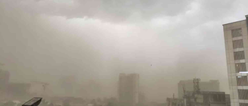 Mumbai Weather Turns Wild as Massive Dust Storm Hits MMR Areas