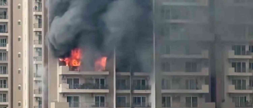 Noida Ivy County Fire: Massive Blaze Erupts on 12th Floor of High-Rise, Residents Evacuated