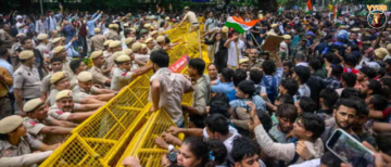 Delhi Protest Chaos: Students Released, but Rahul Gandhi & Akhilesh Yadav Detained!