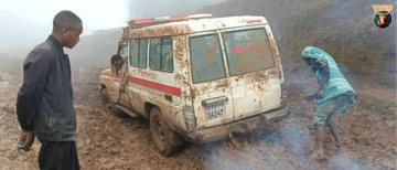Life at Risk: Ambulance Carrying Pregnant Woman Gets Stuck on Muddy MP Road