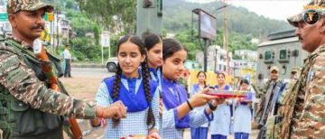 Heartwarming! School Girls Tie Rakhi to CRPF Jawans in Gariyaband