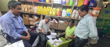 Massive Food Safety Raid in Khargone: 35 Tonnes of Palm Oil and 150 kg Namkeen Seized Ahead of Diwali
